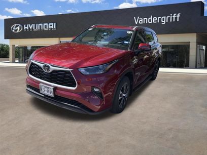 Used 2022 Toyota Highlander XLE