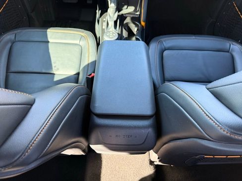 Used 2023 Ford Bronco Badlands w/ Sasquatch Package image 36