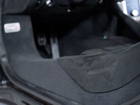 Used 2024 McLaren 750S Spider image 28