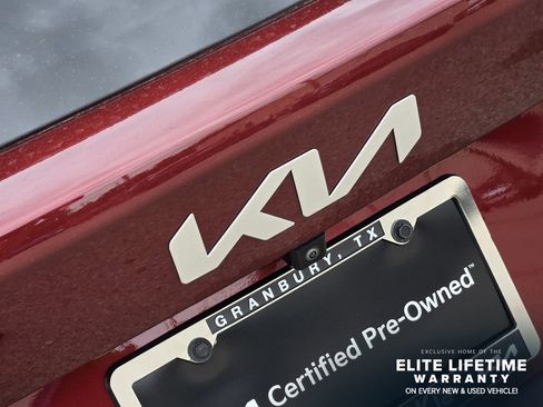 Certified 2025 Kia Sorento S FWD image 8
