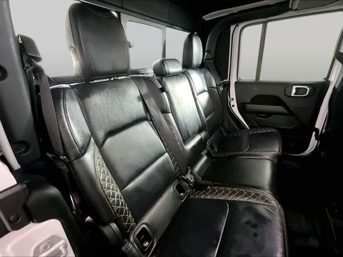 Used 2022 Jeep Gladiator Overland AWD/4WD image 19