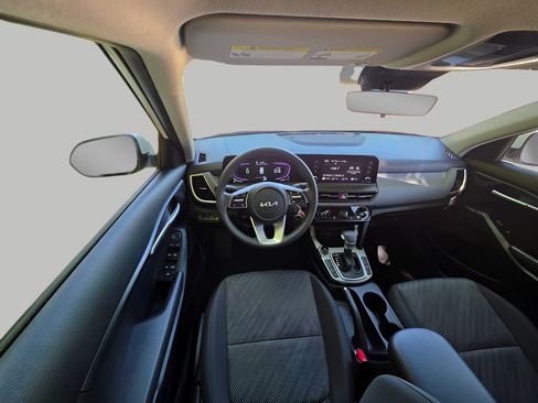 Used 2026 Kia Seltos LX FWD image 12