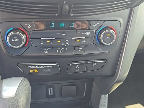 Used 2017 Ford Escape SE AWD/4WD image 12