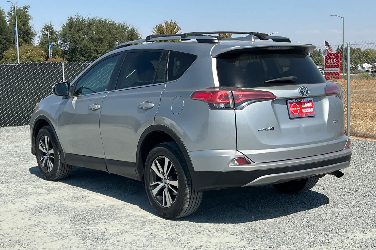 Used 2018 Toyota RAV4 XLE FWD image 7