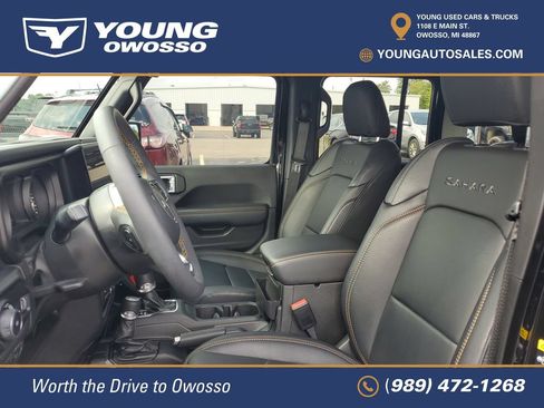 Used 2024 Jeep Wrangler Unlimited Sahara w/ Technology Group AWD/4WD image 8