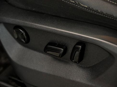 Used 2019 Volkswagen Atlas SE w/ Towing Package image 16