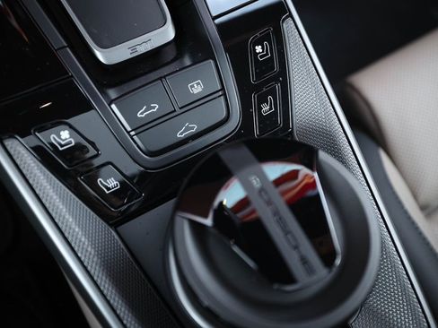 Used 2025 Porsche 911 Carrera image 35