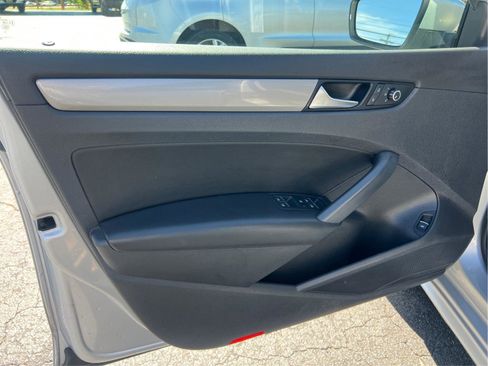 Used 2013 Volkswagen Passat Wolfsburg Edition image 14