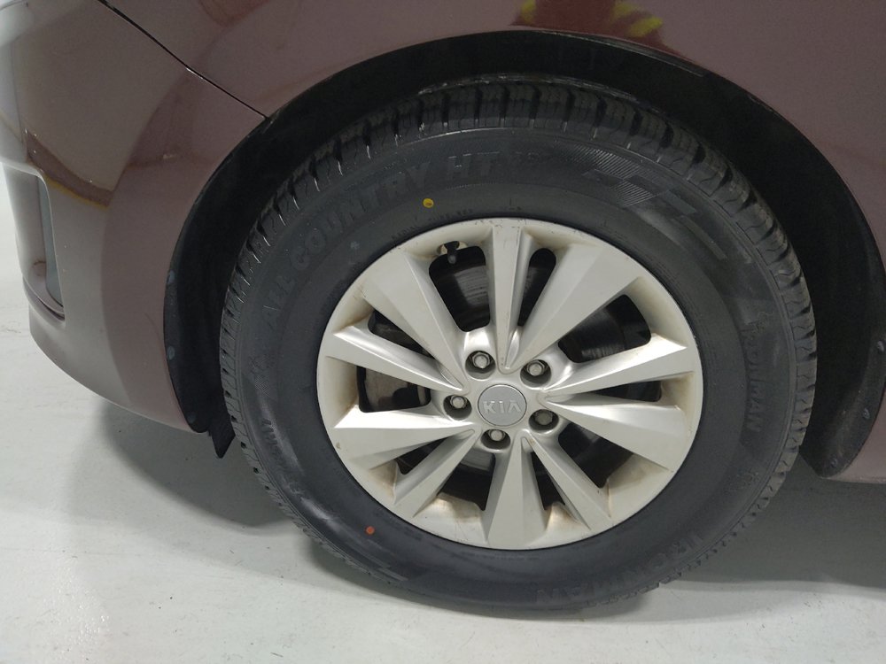 Used 2017 Kia Sedona LX w/ LX Essentials Premium Package FWD image 31