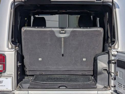 Used 2012 Jeep Wrangler Sahara image 17