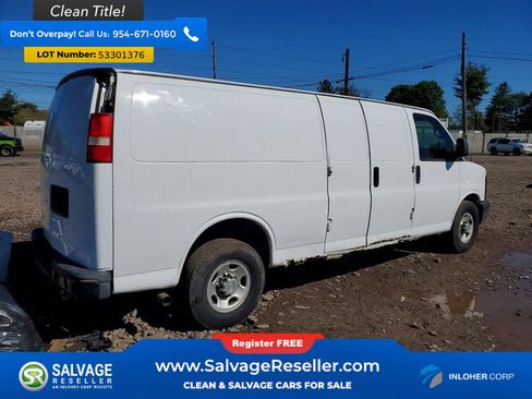 Used 2014 Chevrolet Express 3500 Extended RWD image 4