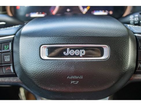 Used 2021 Jeep Grand Cherokee L Limited AWD/4WD image 39