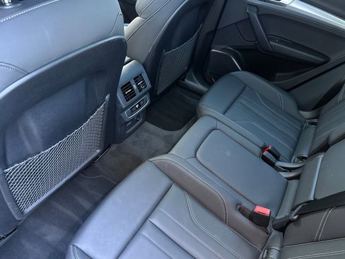 Certified 2025 Audi Q5 2.0T Premium w/ Convenience Plus Package image 9