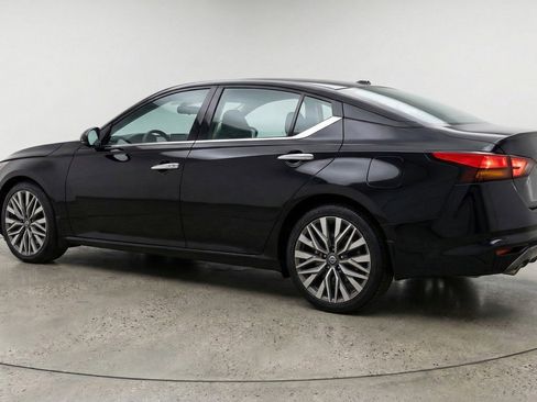 Used 2025 Nissan Altima 2.5 SV FWD image 6