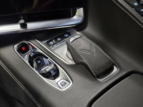 Used 2022 Chevrolet Corvette Stingray Premium Cpe w/ Z51 Performance Package RWD image 29