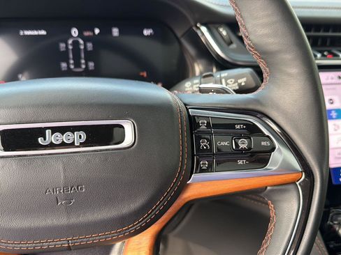 Used 2024 Jeep Grand Cherokee L Summit AWD/4WD image 24