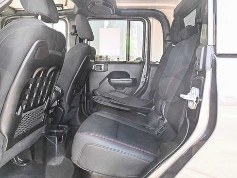 Used 2022 Jeep Gladiator Rubicon AWD/4WD image 22