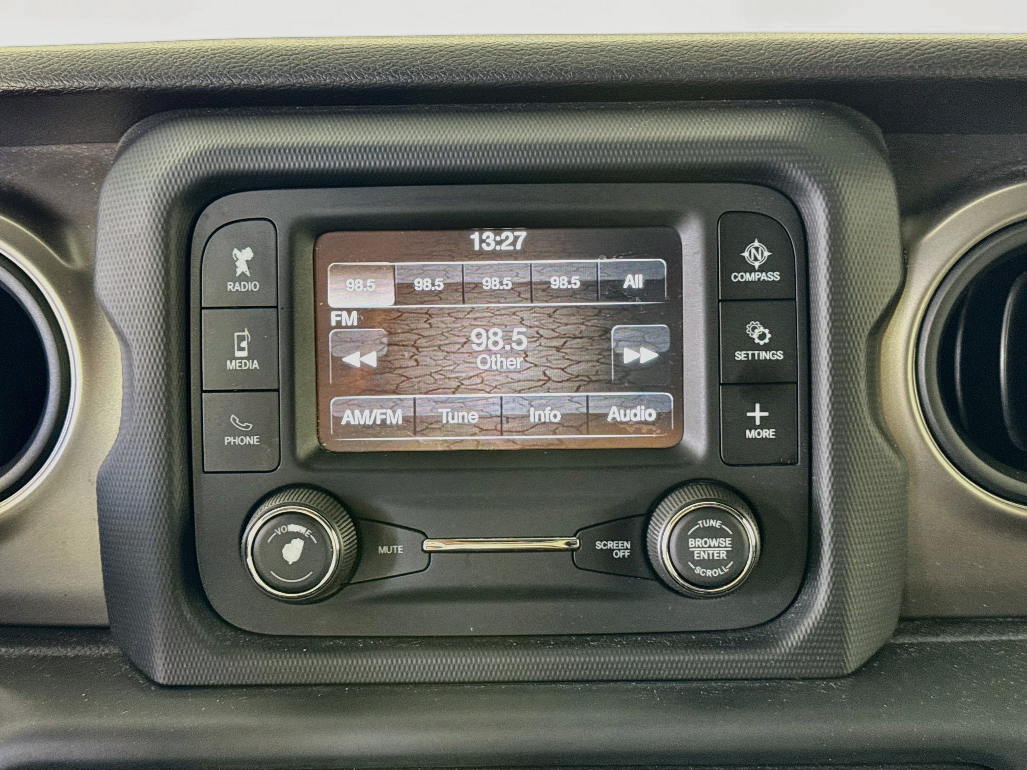 Used 2018 Jeep Wrangler Unlimited Sport S AWD/4WD image 14