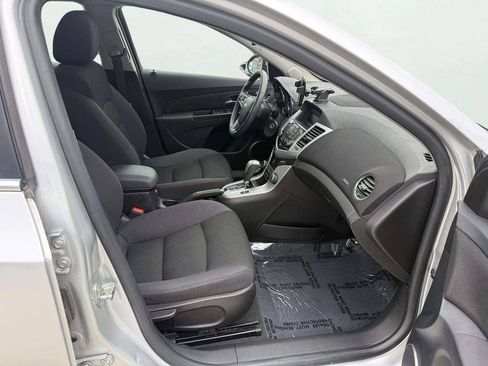 Used 2015 Chevrolet Cruze LT w/ Sun And Sound Package FWD image 12