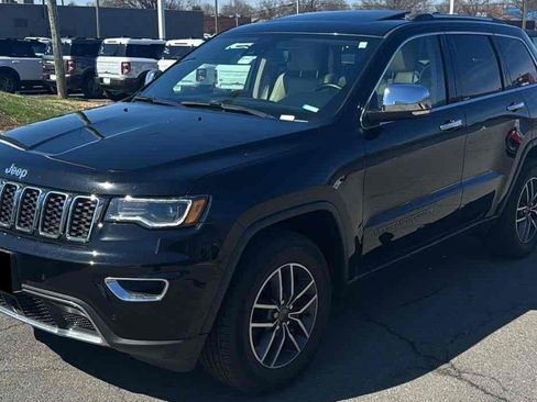 Used 2020 Jeep Grand Cherokee Limited w/ Luxury Group II image 3