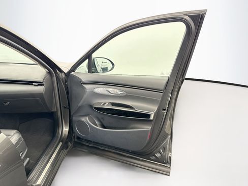 Used 2025 Genesis GV70 2.5T AWD/4WD image 34