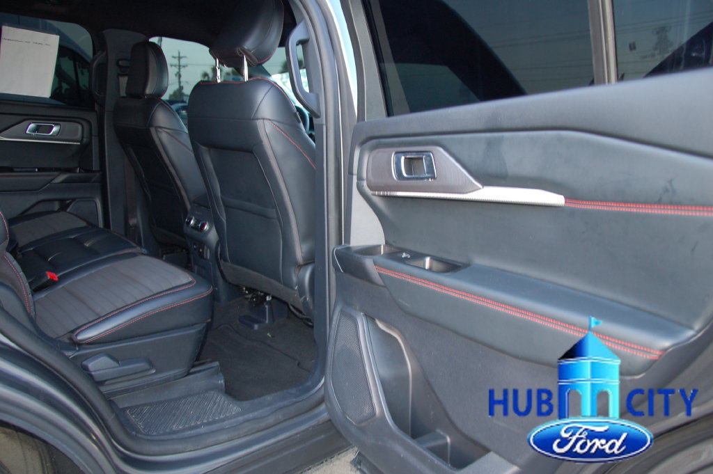 Used 2025 Ford Explorer ST-Line RWD image 15