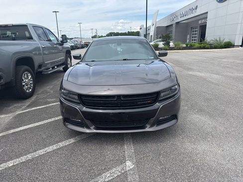 Used 2015 Dodge Charger R/T RWD image 3