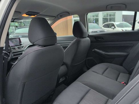 Used 2025 Nissan Altima 2.5 SV FWD image 18