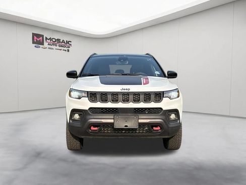 Used 2026 Jeep Compass Trailhawk AWD/4WD image 3