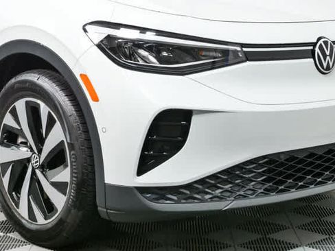 Certified 2025 Volkswagen ID.4 Pro RWD image 38