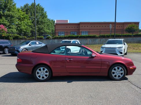 Used 2003 Mercedes-Benz CLK 320 Cabriolet image 2
