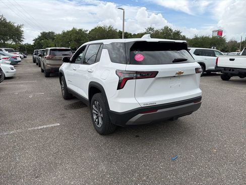 Used 2026 Chevrolet Equinox LT FWD image 3