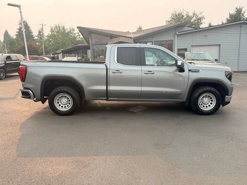 Used 2023 GMC Sierra 1500 SLE w/ Enhanced Capability Package AWD/4WD image 6