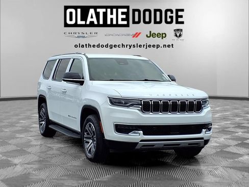 Used 2024 Jeep Wagoneer Series II AWD/4WD image 31
