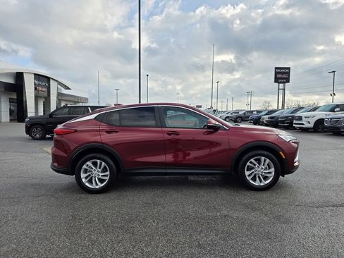 Used 2024 Buick Envista Preferred image 9