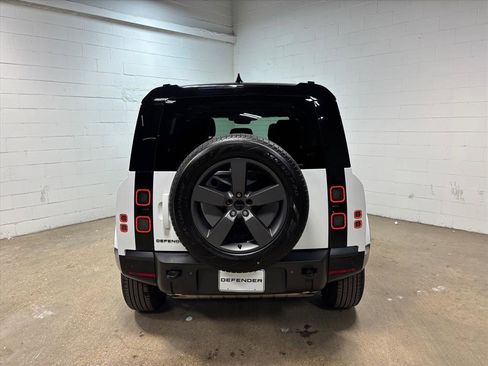 Used 2026 Land Rover Defender 110 X-Dynamic SE image 8