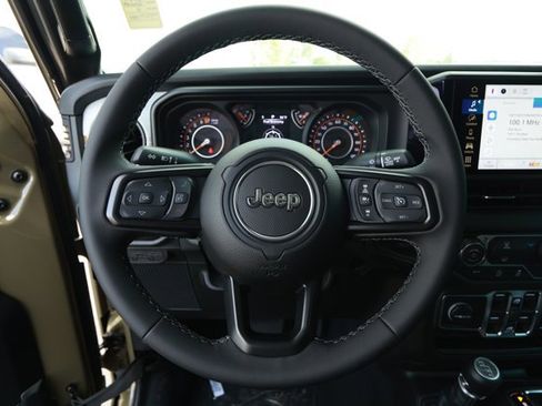 New 2026 Jeep Gladiator Sport AWD/4WD image 12
