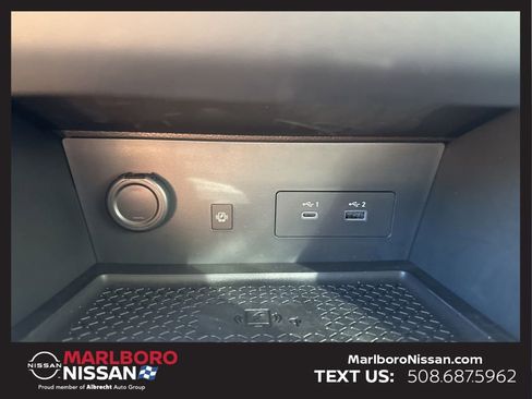 New 2025 Nissan Pathfinder SL w/ Black Appearance Package image 37