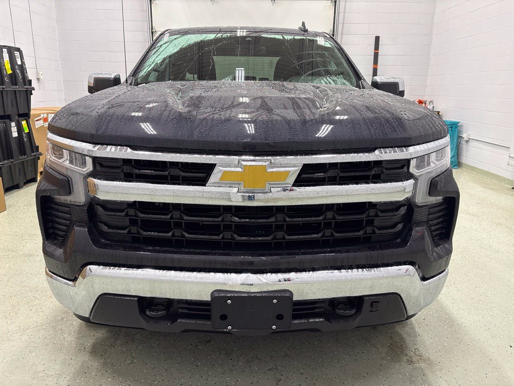 Used 2024 Chevrolet Silverado 1500 LT AWD/4WD image 10