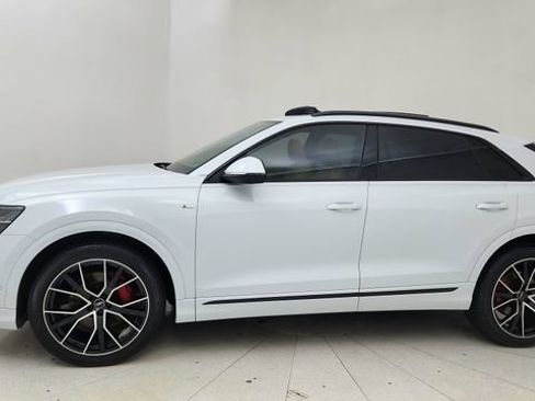 Used 2021 Audi Q8 Prestige w/ Prestige Package AWD/4WD image 3