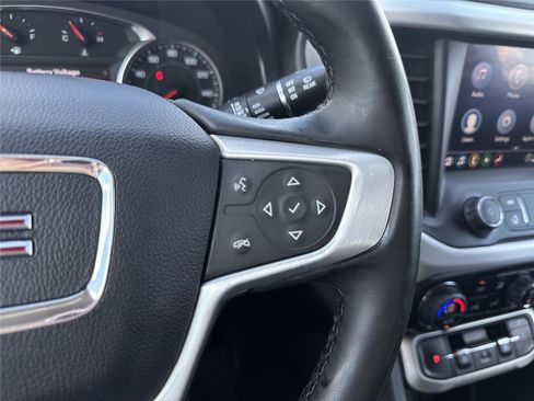 Used 2023 GMC Acadia SLT image 23