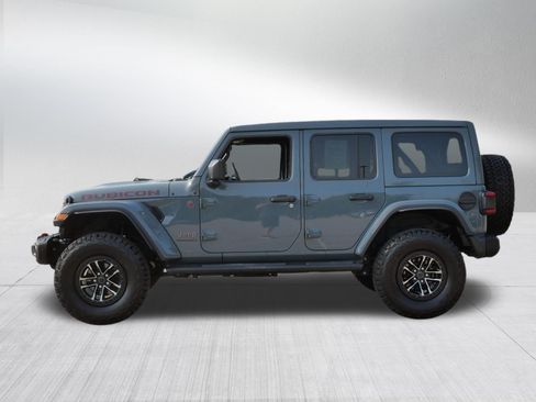 Used 2025 Jeep Wrangler Unlimited Rubicon AWD/4WD image 4