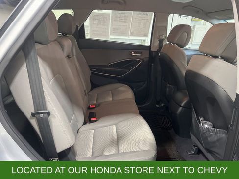 Used 2017 Hyundai Santa Fe SE image 26