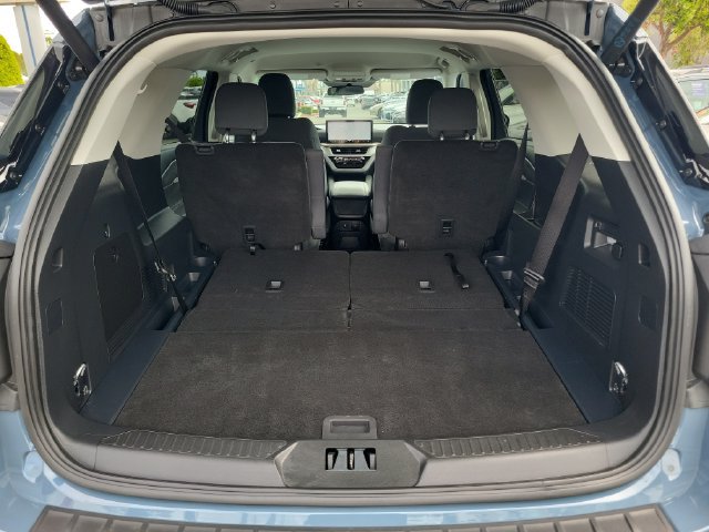 Used 2026 Ford Explorer Active RWD image 21