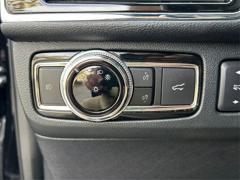 Used 2018 Lincoln Navigator L Reserve image 18