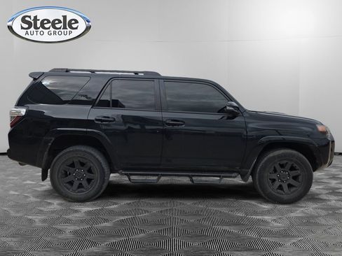 Used 2020 Toyota 4Runner TRD Off-Road Premium w/ Moonroof Package AWD/4WD image 6