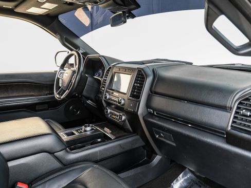 Used 2020 Ford Expedition Limited w/ Equipment Group 301A image 12