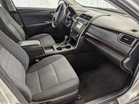 Used 2015 Toyota Camry LE image 33