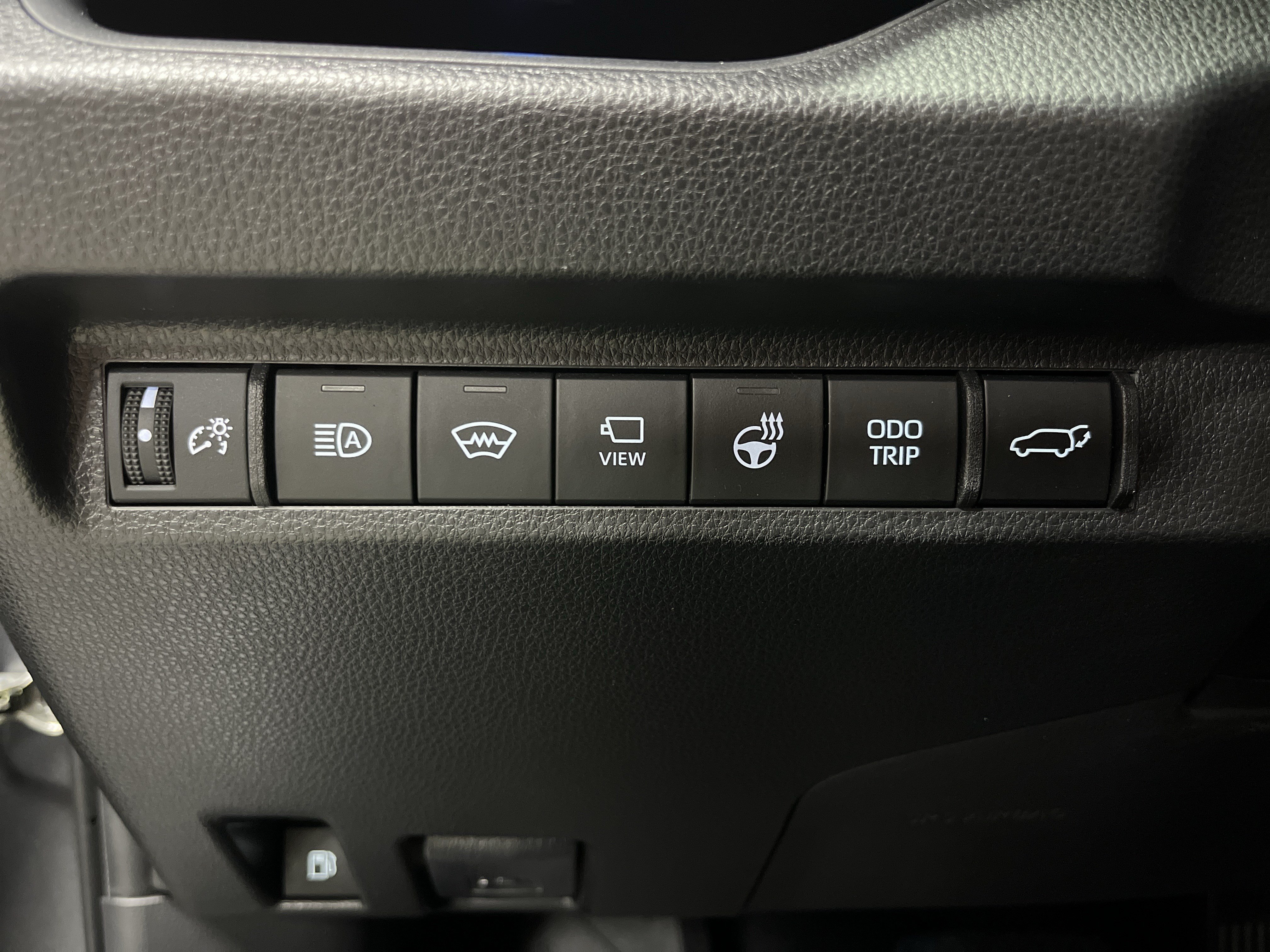 Used 2023 Toyota RAV4 XSE AWD/4WD image 35