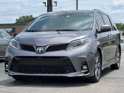 Used 2020 Toyota Sienna SE Premium image 10